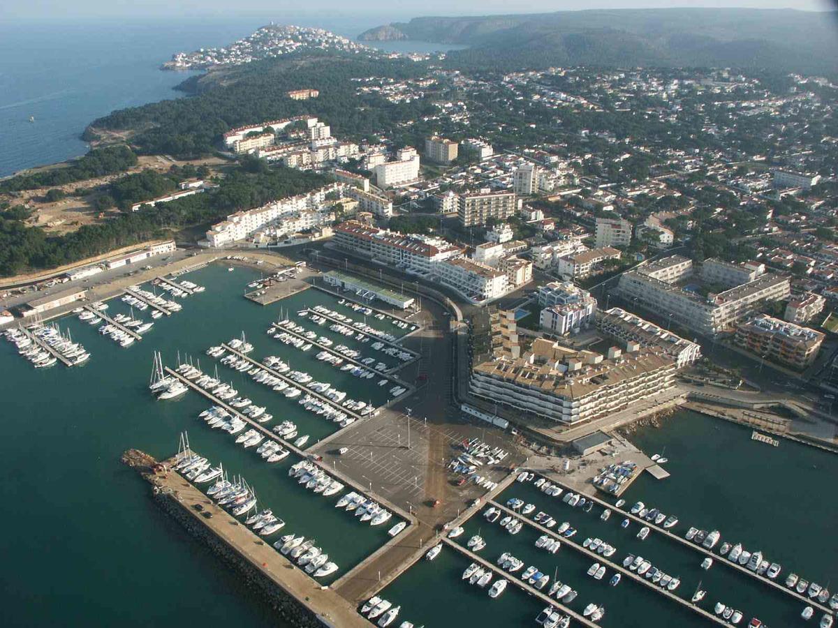 Apartamentos LA TIMPA L'Escala Exterior foto